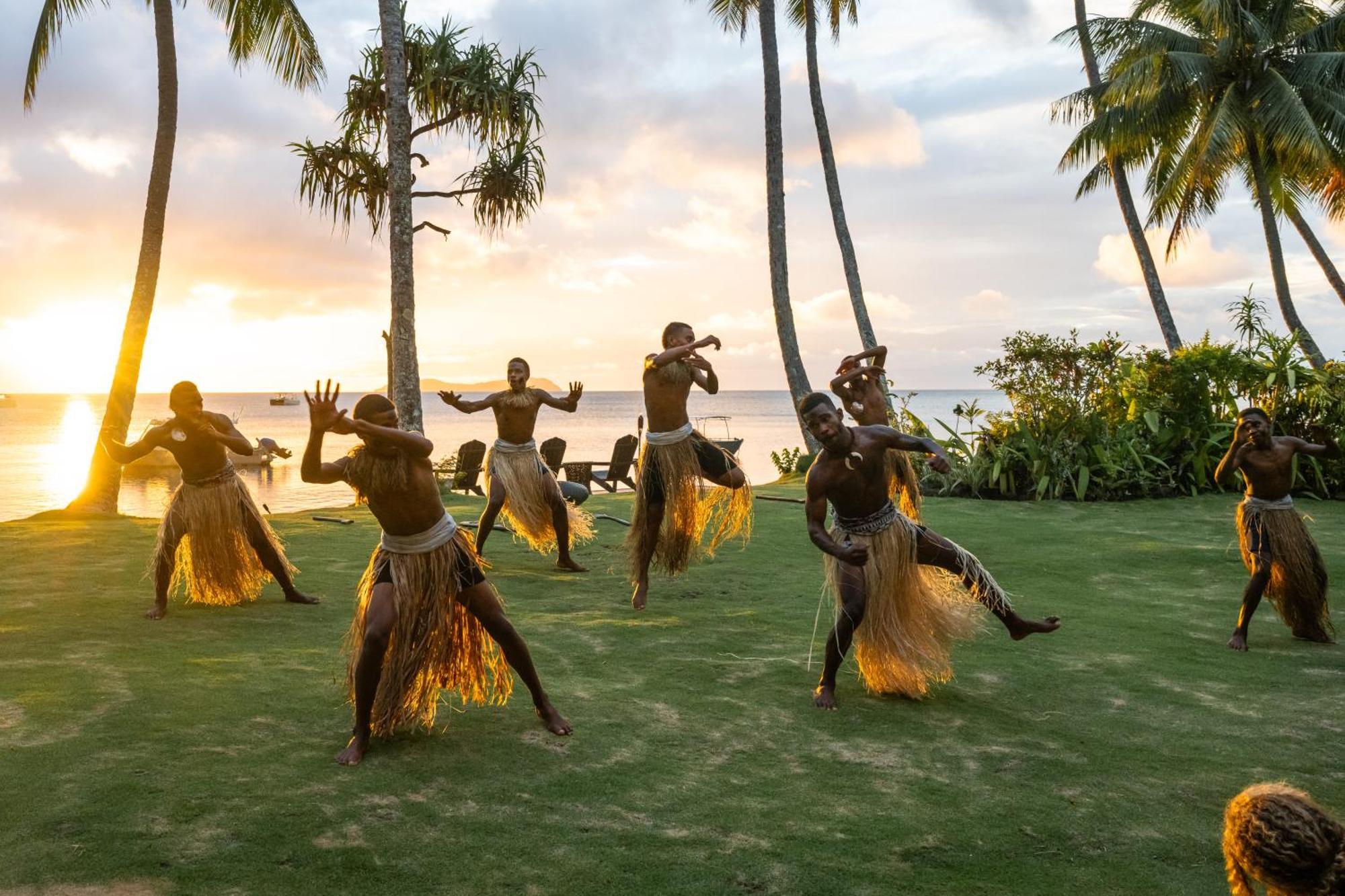 Beqa Lagoon Resort Raviravi Extérieur photo